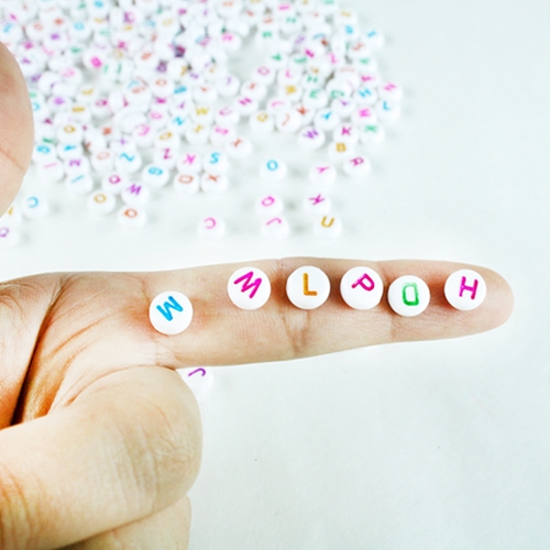 알파벳화이트 원형비즈(약 370개)