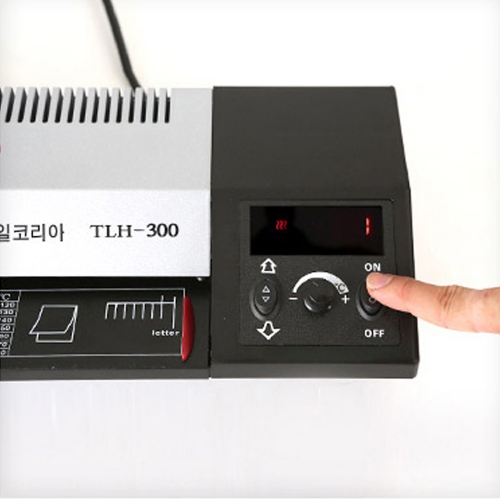 로드메일코리아 고급형 4롤러 A3 코팅기 TLH-300+A4 코팅지 50매 증정