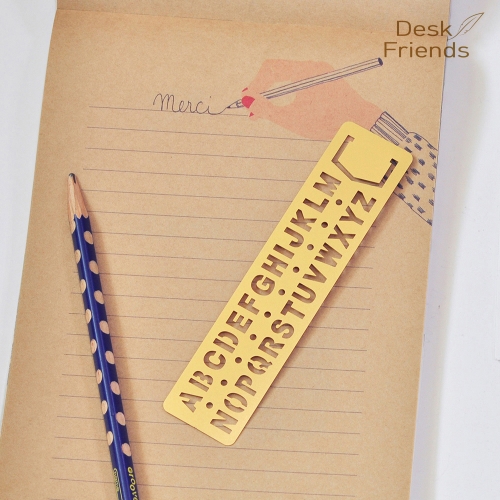 7. 황동 알파벳 북마크