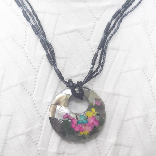 수공예품선물/수국꽃을담은 자개목걸이 도넛목걸이/수공예품선물/패션목걸이/ 감사선물