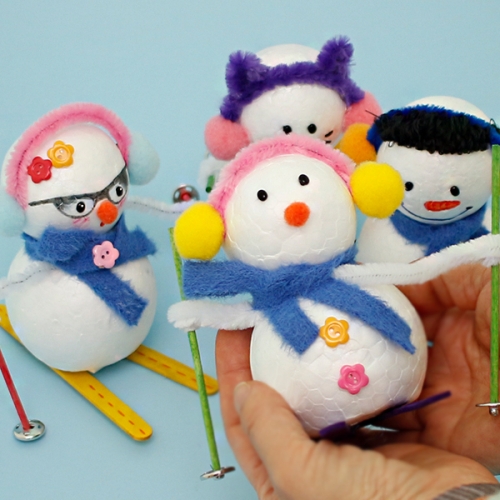 스키 타는 눈사람