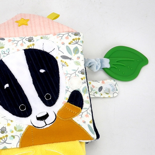 [캐스B]플레이 촉감헝겊책너구리(2403)