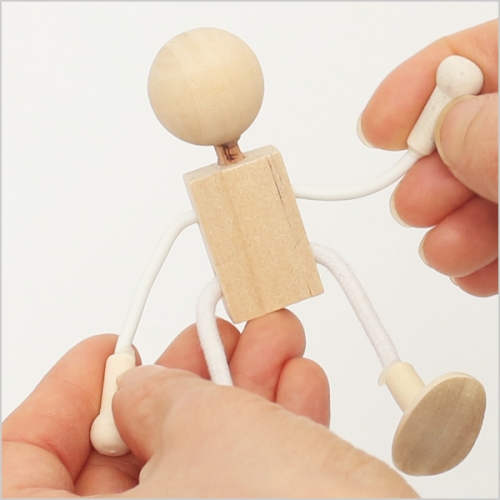 움직이는 나무 인형