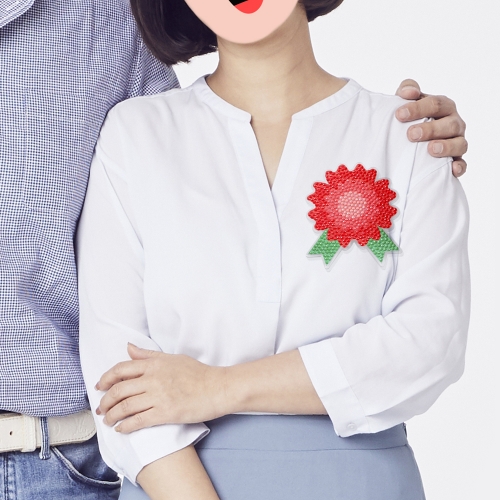 카네이션 보석십자수 브로치