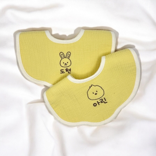 3중거즈 순면 아기 턱받이 자수 이니셜 침받이 이유식 돌 선물