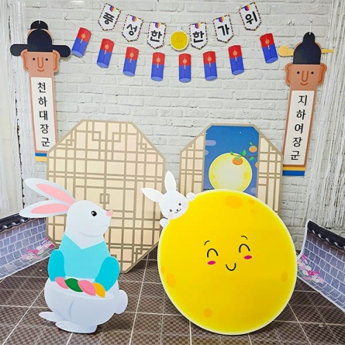 [파티붕붕]전통창호 추석 포토존 07 / 어린이집 추석 명절 한가위 행사 판넬 보름달 포토존