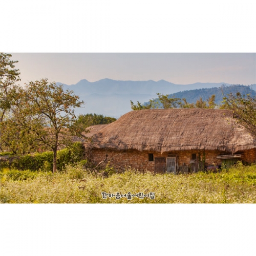 [파티붕붕]D4896 초가집 현수막 / 어린이집 시골 농촌 배경 현수막 유치원 가을 포토존 제작