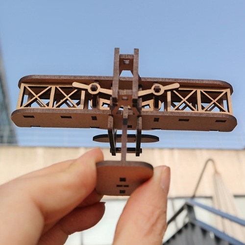 모또 나무 라이트형제 비행기