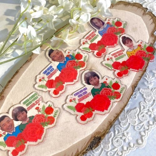 아크릴 카네이션 브로치